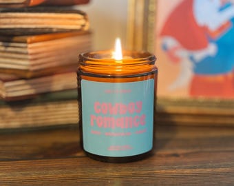 Bougie romantique cow-boy : parfumée au citron et à la guimauve, cadeau livresque