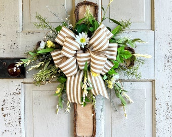 Everyday cross wreath-neutral floral wreath-Easter front door cross-farmhouse Easter Cross-religious door decor with flowers-minimal wreath