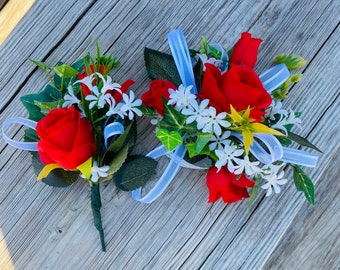 Prom corsage & boutonniere set, red rose corsage wristlet, red rose boutonniere, black tie party set, elegant red rose prom flower set