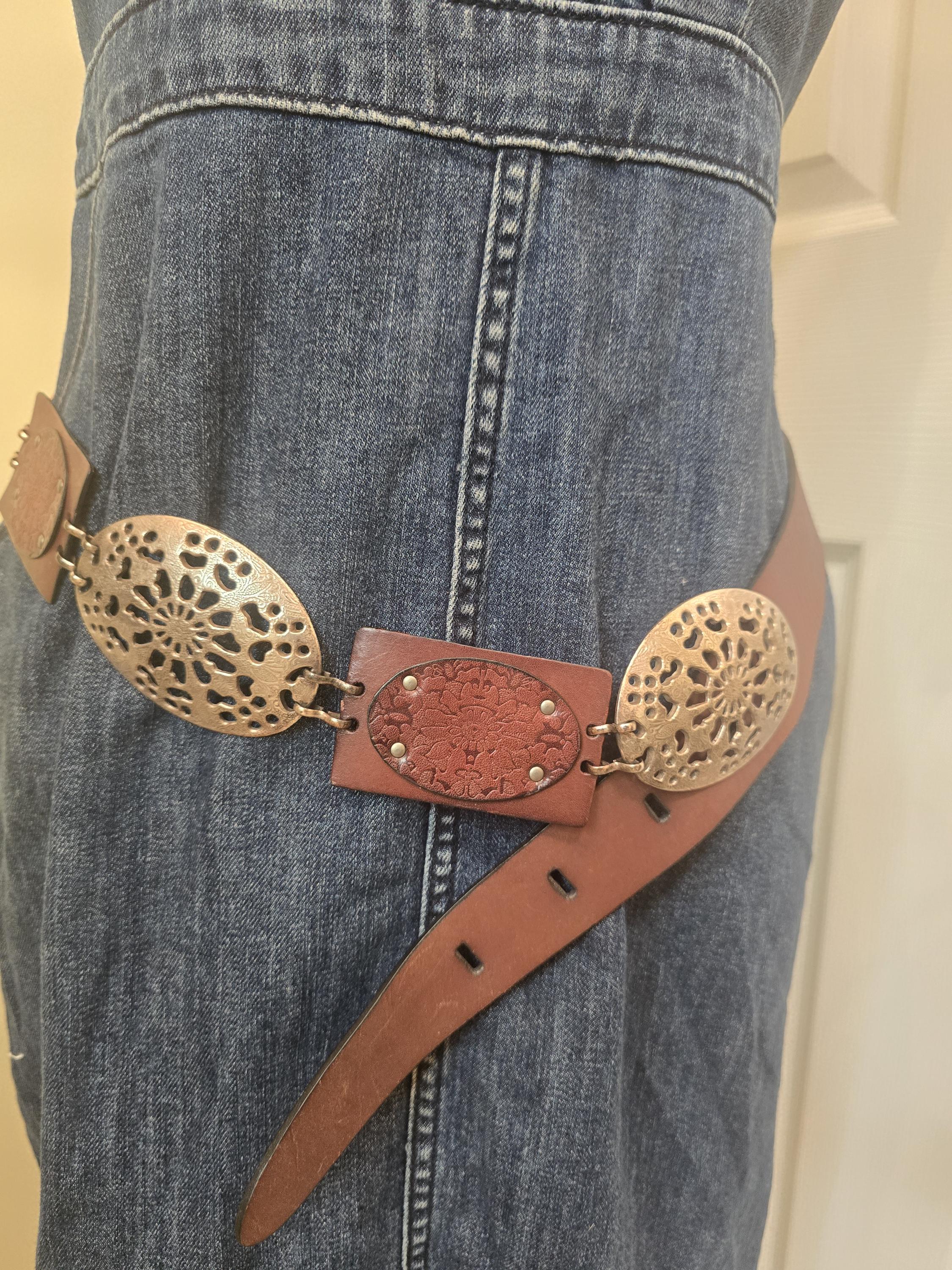 Chico\'s Medallion Buckle Belt Womens S/M Brown Leather Ornate Gold Boho Western Chicos Belt - Etsy main image 4