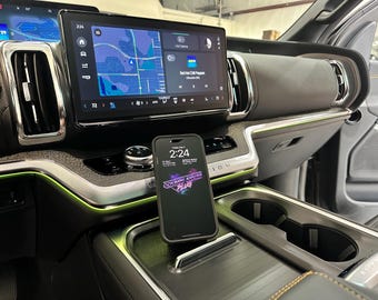 2025 Ford Expedition Mag Safe Wireless Charging Mount (Wireless Charger Included)