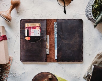 Cartera de pasaporte de cuero / Cartera de viaje personalizada / Tarjeteros grabados / Cuero marrón oscuro / Cartera larga delgada para mujer hombre