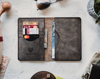 Cartera de cuero para pasaporte / Cartera de viaje personalizada / Titulares de tarjetas grabadas / Embrague bifold de cuero / Cartera larga delgada para hombres y mujeres