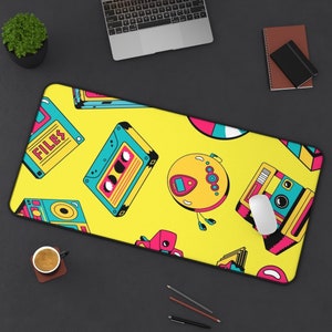 Yellow 90s Retro Desk Mat | Retrowave Desk Mat | XXL Retro Pop Art Gaming Mouse Pad | Retro Aesthetic | Wide Desk Pad