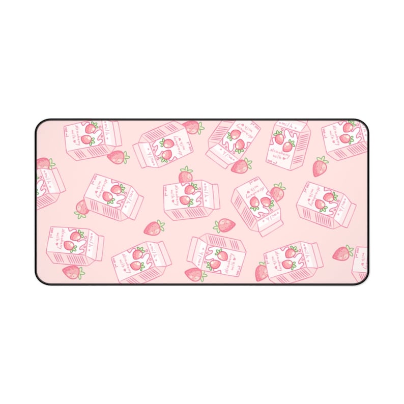 Peut inclure: Tapis de souris rose et blanc avec un motif r&eacute;p&eacute;t&eacute; de cartons de lait &agrave; la fraise et de fraises.