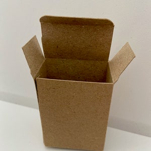 Box Template 136. SVG digital download file. Carton / Box crash lock base. For use on all cutting machines such as Cricut or Silhouette