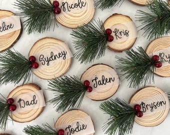 Wooden Christmas Party Place Cards – Hand-Lettered, Personalized Holiday Name Cards, Rustic Cranberry & Pine, Winter Wedding, Table Decor