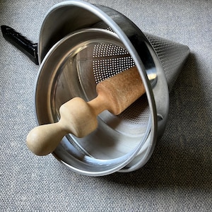 Stainless food strainer