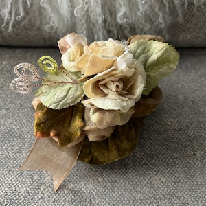 Vintage handmade floral pin cushion