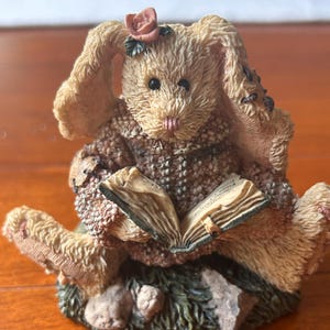 Boyds Bears - Daphne-The Reader Hare - Boyds Bears and Friends