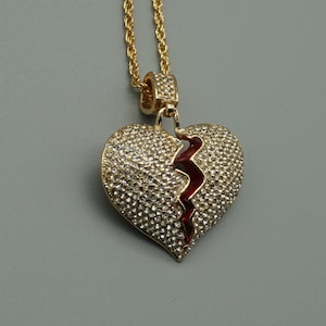 Gold Heart Broken Heart Pendant with Chain Iced Out, Hip Hop, Women&#39;s Necklace, Men&#39;s Necklace, Shiny Gold-Plated Metal Alloy, Rhinestones