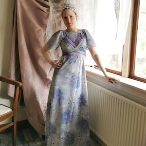 Beautiful prairie vintage floral dress