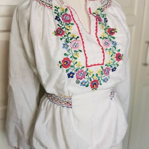 Hungarian vintage peplum blouse