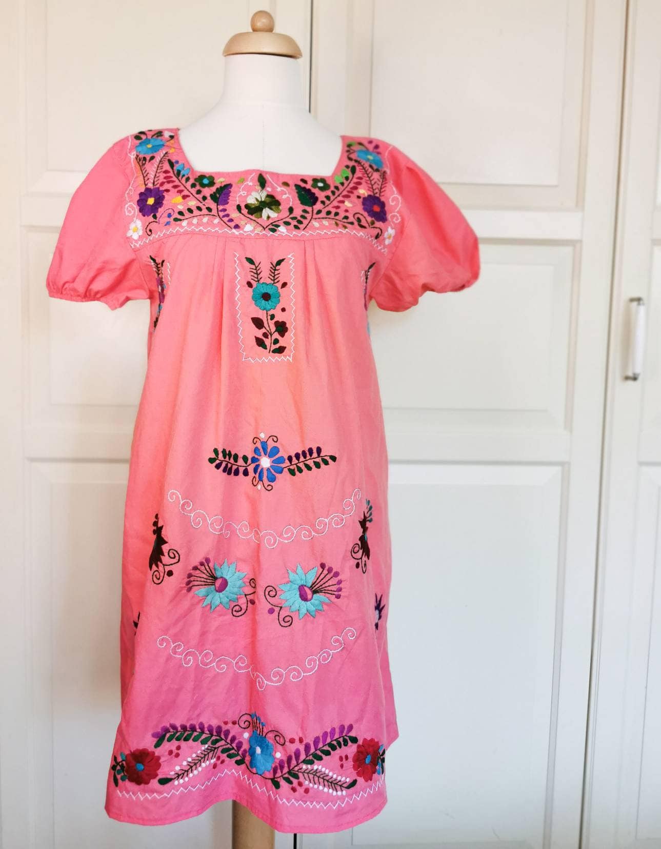 Mexikanisches Mädchen-Kostüm – Poncho-Kleid Mit Rosa Sombrero, Größe XL (12-14 Jahre)