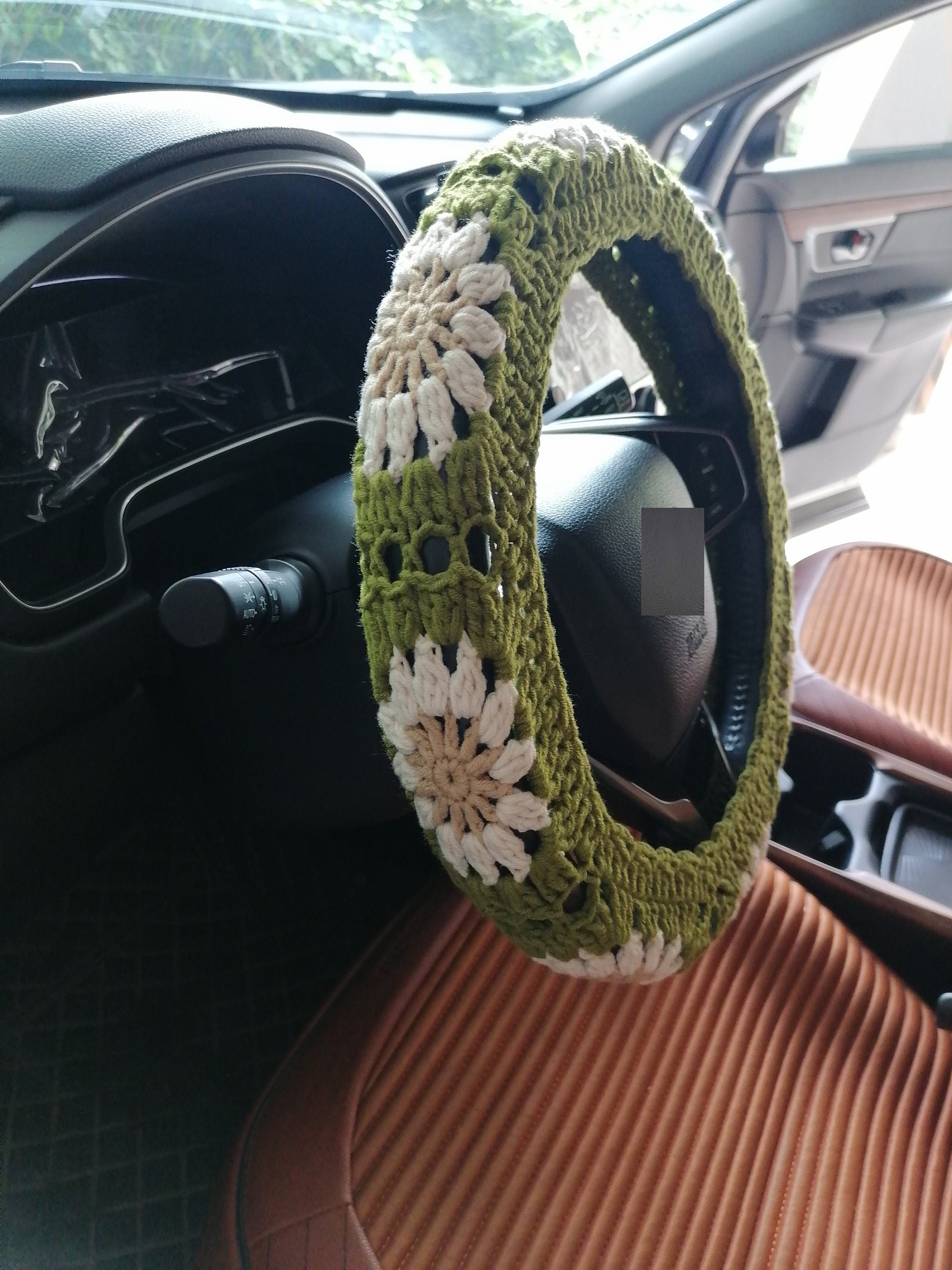 Handmade by Haniyyah: Car Steering Wheel Crochet Cover