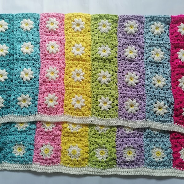 Coperta quadrata all'uncinetto con margherite colorate della nonna: coperta afgana in cotone fatta a mano