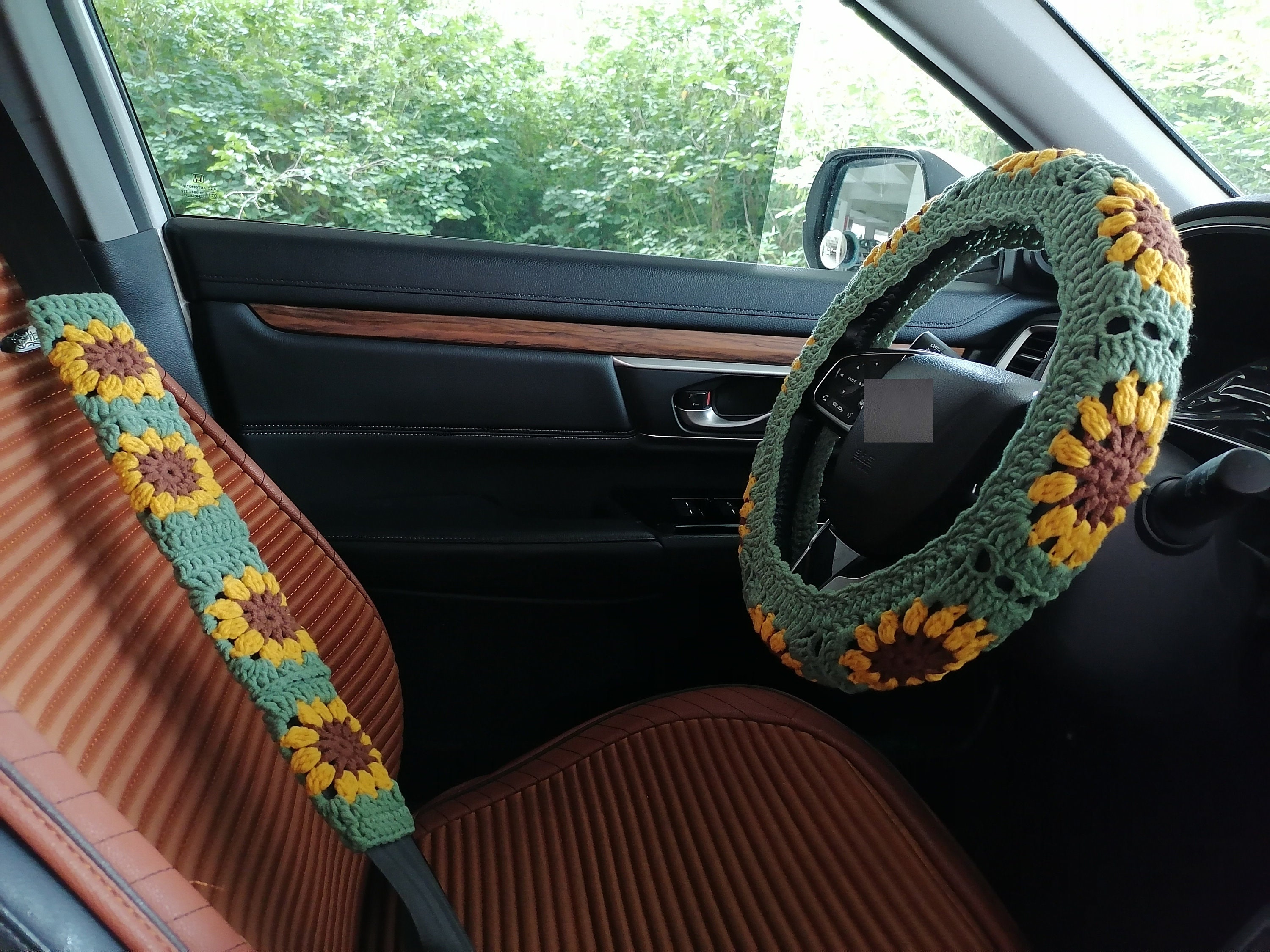 Crochet Sunflower Steering Wheel Cover: Handmade Car Accessory