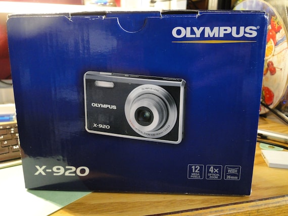 Olympus X-920 12 Megapixel Digital Camera in Box MINT Tested W 2