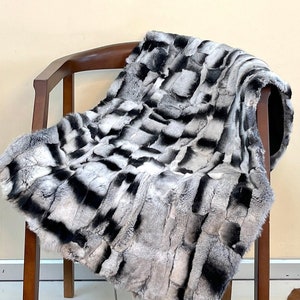 Pelliccia di coniglio Rex con stampa cincillà, morbida pelliccia di coniglio, pelliccia d'argento, tappeto da lancio, coperta in vera pelliccia, pelle di coniglio nero, pelle animale patchwork