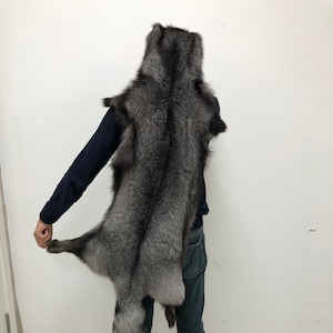 Vera pelliccia di volpe, pelliccia di volpe argentata super morbida e sontuosa come stola di pelliccia o materia prima per lavori fai da te Ethic Fur PELLICCIA DI VOLPE Pelliccia di volpe grigia