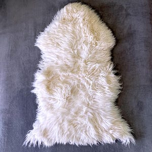 Shaggy Sheepskin, Natural White Sheep Fur, Genuine Sheep Wool, Throw Fur Rug, Decorative Fur, Natural Yoga Mat, Fluffy Sheepskin, Soft Fur
