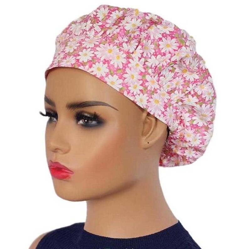 Lavender Daisy Bouffant Scrub Cap: Cotton Surgical Hat with Buttons Pink
