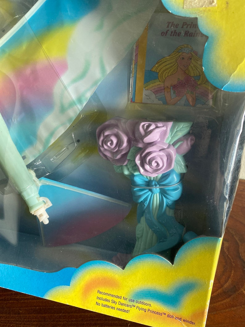 VINTAGE NOS 1995 Sky Dancers Flying Princess Toy Princess Rainbow