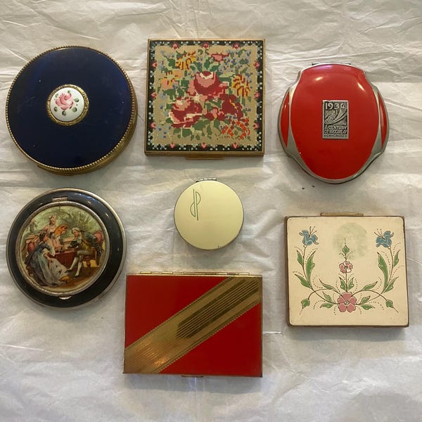 Vintage Powder Compacts: Elgin, Floral, Romantic Couple