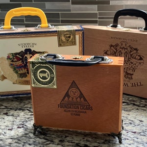 ¡Bolsos hechos con cajas de puros recicladas y con aspecto vintage!