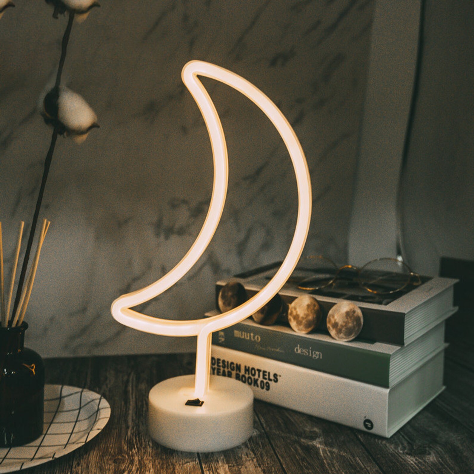 Jinsonwell Neon-Pfeil-Lampe – LED Wand- Oder Tischdeko, Bunte Zimmerbeleuchtung