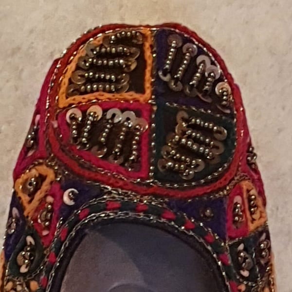 Indian and Pakistani Khussa Punjabi Jutti Shoes Embroidered