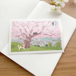 Carte postale - Chats Tabineko en fleurs de cerisier - Arbres Sakura sur la colline - 1 pièce
