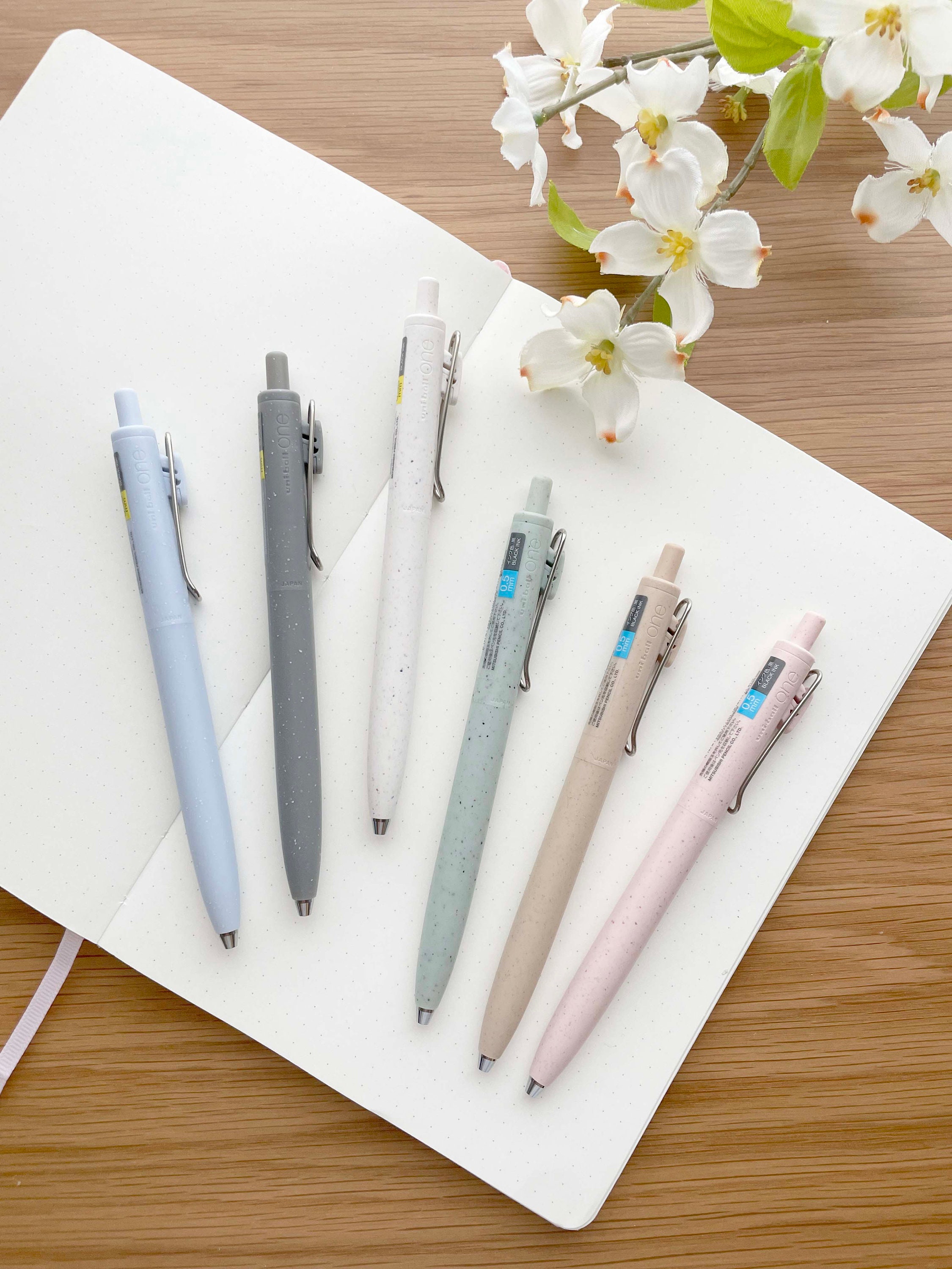 uni-ball Air – 0.5 Rollerball - Lie Green Barrel - Black Ink – Pack of 3 - UBA-188E- - In uni-ball Air – 0.5 Rollerball - Lie Green Barrel - Black Ink – Pack of 3 - UBA-188E- - In
