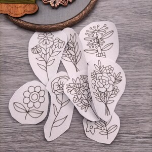 Motifs de broderie pré-imprimés à coller et à coudre, entoilage de broderie lavable.