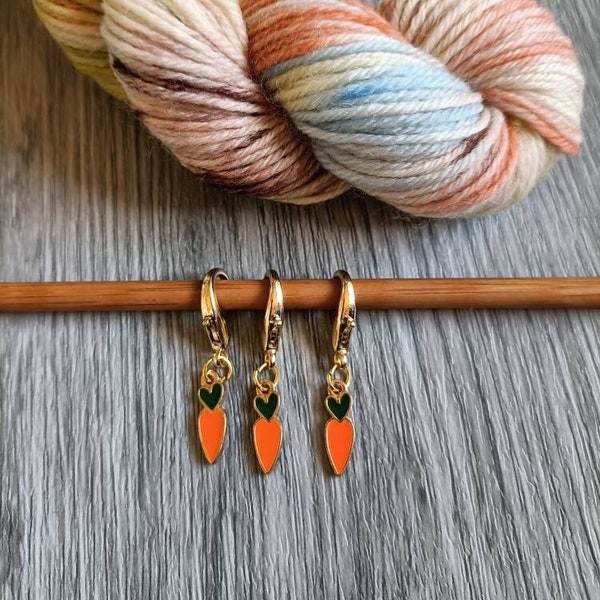 Set of 3 stitch markers, little carrots stitch markers, stitch markers for knitting and crochet, lobster clasp progress keepers