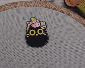 Pink flowers cat needle minder, needle magnet for embroidery and cross stitch
