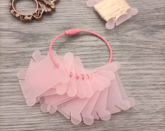 Bobinas de hilo de bordar de plástico rosa con alambre de almacenamiento - Juego de 10