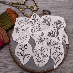 Motifs de broderie pré-imprimés à coller et à coudre, entoilage de broderie lavable.