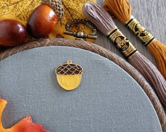 Autumn acorn needle minder, needle magnet for embroidery and cross stitch