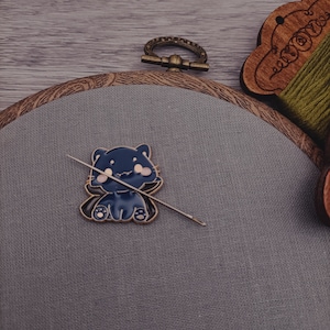 Dracula cal needle minder, needle magnet for embroidery and cross stitch