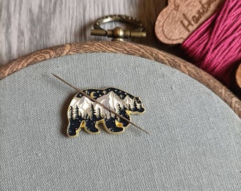 Forest bear needle minder, needle magnet for embroidery and cross stitch