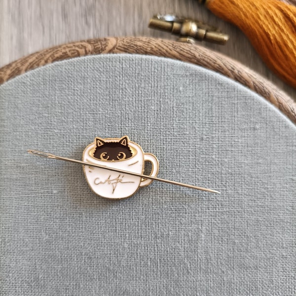 Needle minder cappuccino cat, Needle Keeper, needle magnet, magnetic, needle work supplies