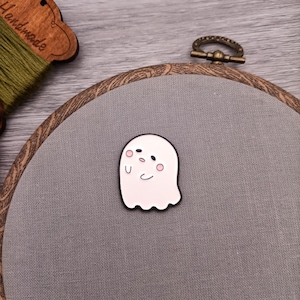 Ghost needle minder, needle magnet for embroidery and cross stitch