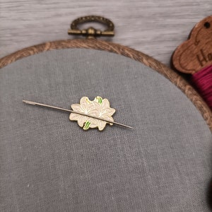 White lily flower needle minder, needle magnet for embroidery and cross stitch