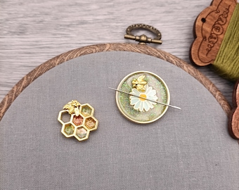 Bees needle minder, needle magnet for embroidery and cross stitch