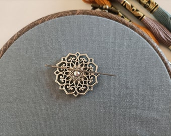 Silver round needle minder, needle magnet for embroidery and cross stitch