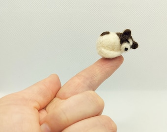 Sleeping Dog//Miniature/Puppy/Needle Felted/Fibreart Sculpture/Cute Animal/Dog Lover Present/Handmade/100% Wool/Dollhouse Size/Unique Gift