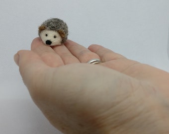 Miniature Hedgehog/ Needle Felted Wildlife/Hedgehog Gift/Hedgehog Decoration/Handmade/Wool/Dollhouse Size/Tiny Present/Small Figurine Art.