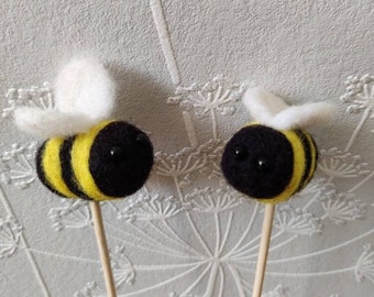 Bumblebee plant pot pals, needle felted bees,bee plant accessories,bee plant friend,fairy garden,wildlife gift,cute bumblebee on 30cm stick.