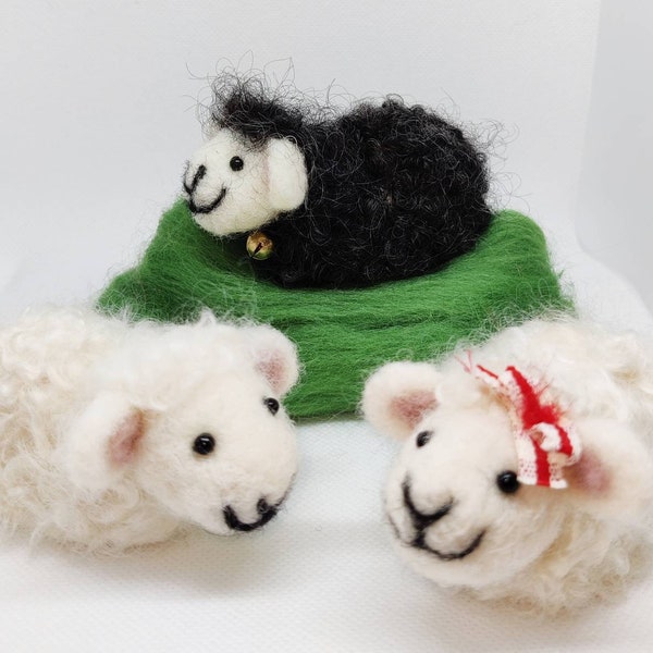 Needle felted Sheep/Wensleydale Sheep/Farmyard Animals/Handmade Lamb/Curly Sheep/Unique Gift/Collectible/Decoration/Made With Wool/Farmlife.